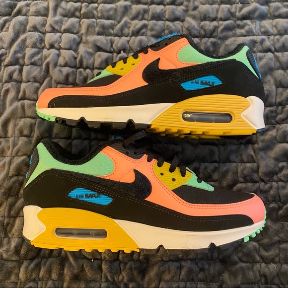 Brand New Woman’s Nike Air Max Multi Pastel Color Tennis Shoes Size 8 - Picture 3 of 5